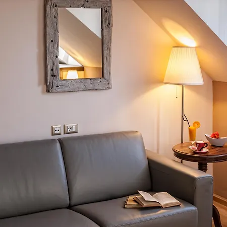 Dvor Tacen 4* Liubliana