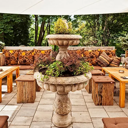 Bed and breakfast Dvor Tacen 4*