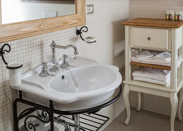 Dvor Tacen Bed and Breakfast 4*