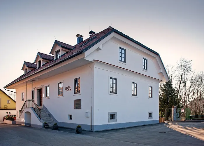 Dvor Tacen 4* Λιουμπλιάνα