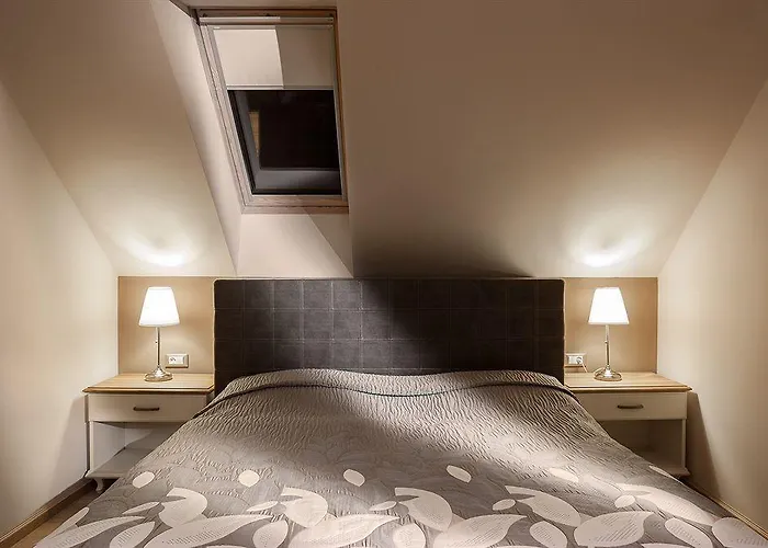 Dvor Tacen Bed and Breakfast Λιουμπλιάνα