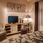 Nočitev z zajtrkom Dvor Tacen