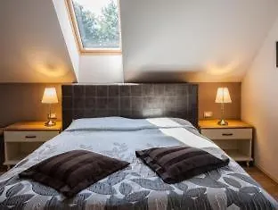 Dvor Tacen Bed and Breakfast 4*