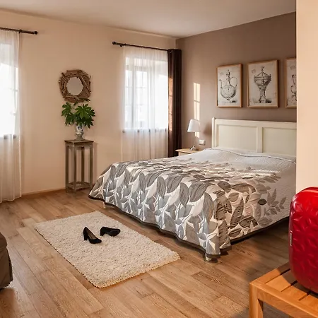 Dvor Tacen Λιουμπλιάνα