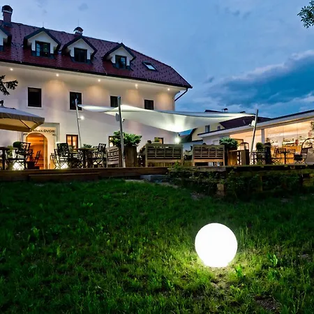 Dvor Tacen Bed and Breakfast 4*