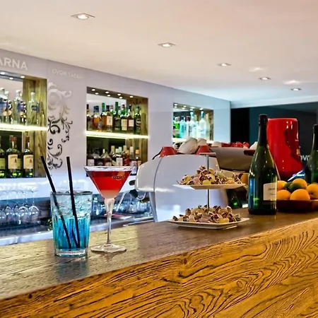 Bed and breakfast Dvor Tacen 4*