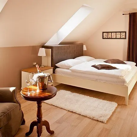 Dvor Tacen Bed and Breakfast Λιουμπλιάνα