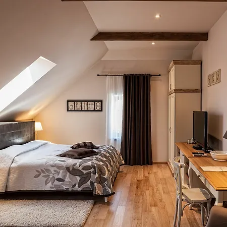 Dvor Tacen 4* Ljubljana