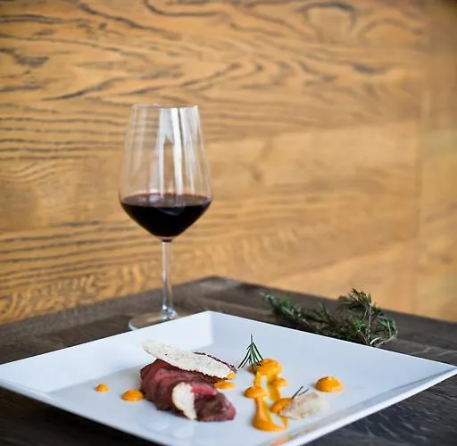 ドヴォル タセン 4* リュブリャナ