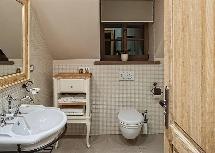 ドヴォル タセン リュブリャナ