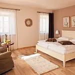 Dvor Tacen Frühstückspension 4*