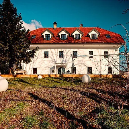 Dvor Tacen 4*