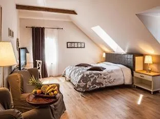 Dvor Tacen Bed & Breakfast Lublaň