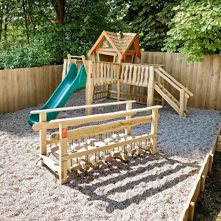 Dvor Tacen Bed & Breakfast